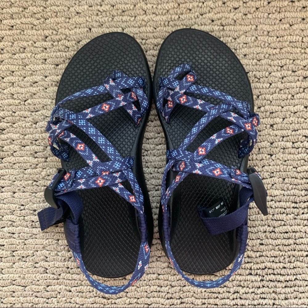 ALMOST NEW Chaco sandals